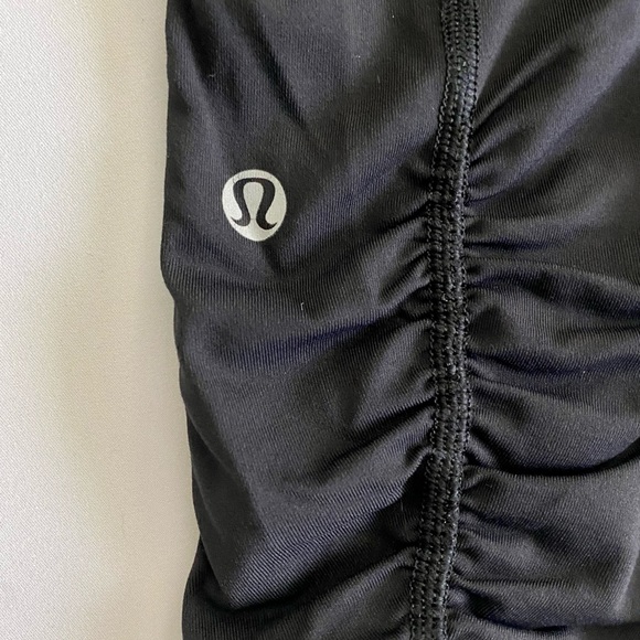Lululemon Ruched Leg Capri Leggings, black, size 8 - Picture 5 of 6